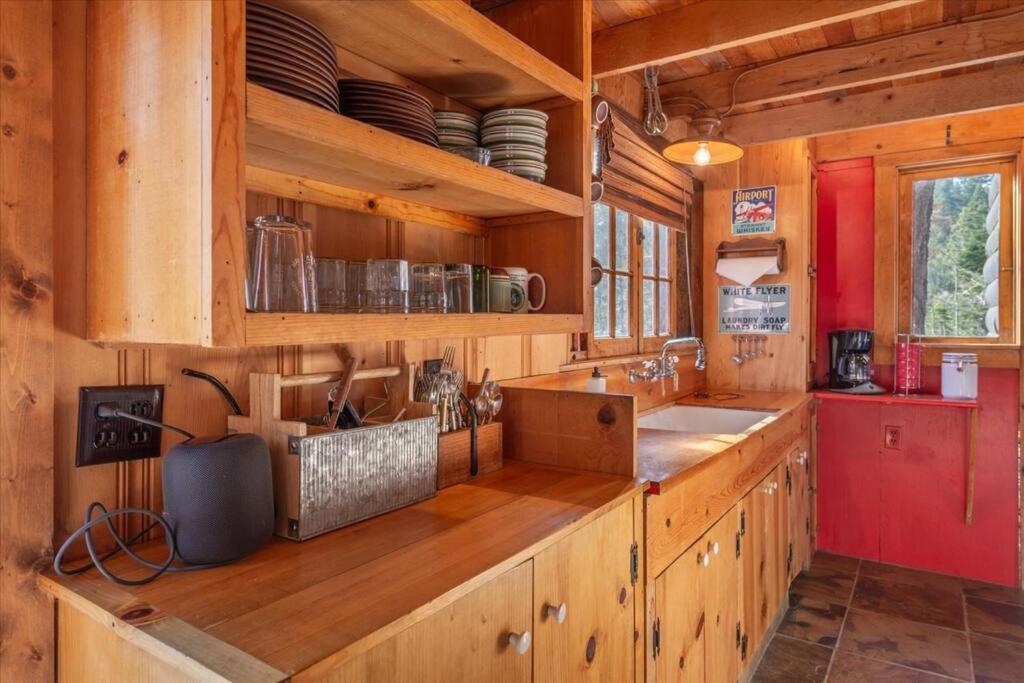 Coziest Cabin In Tahoe W Stone Fireplace Comfy Beds Close To Slopes & Lake Carnelian Bay Exteriör bild