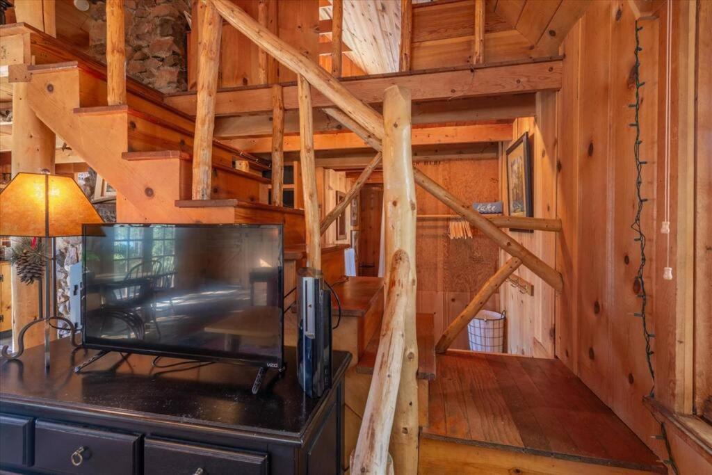 Coziest Cabin In Tahoe W Stone Fireplace Comfy Beds Close To Slopes & Lake Carnelian Bay Exteriör bild